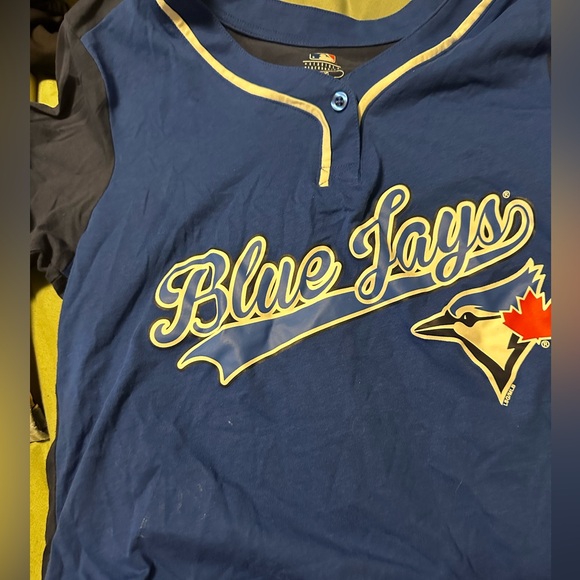 Blue Jay Tops - Blue jays small women’s tee